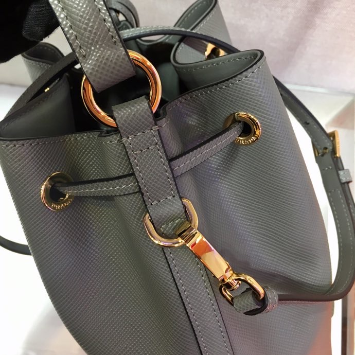 Pra*a bucket bags